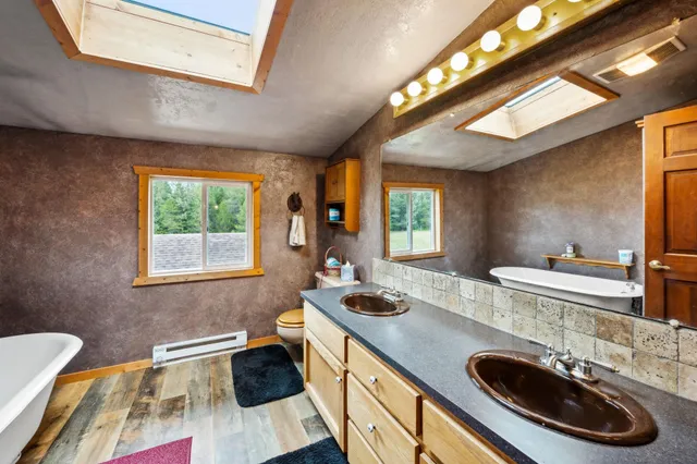 $889,000 | 457619 Highway 95, Careywood, ID 83809