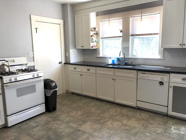 $2,900 | 58 Rangeley Road, Unit 58, Newton, MA 02465