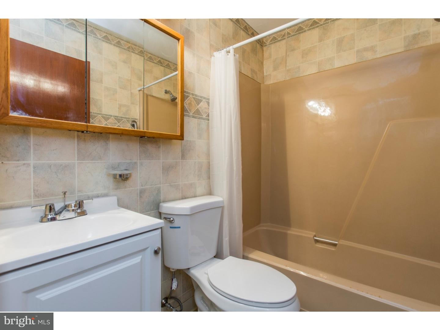 1443 Rothley Avenue Willow Grove, PA 19090 - Photo 13 of 25 Bathroom