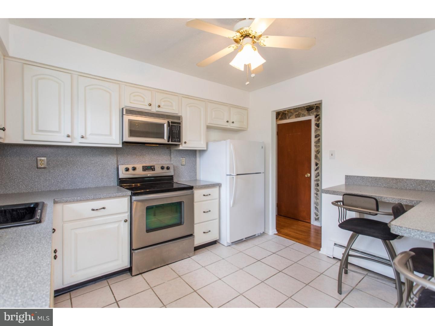 1443 Rothley Avenue Willow Grove, PA 19090 - Photo 9 of 25 Kitchen