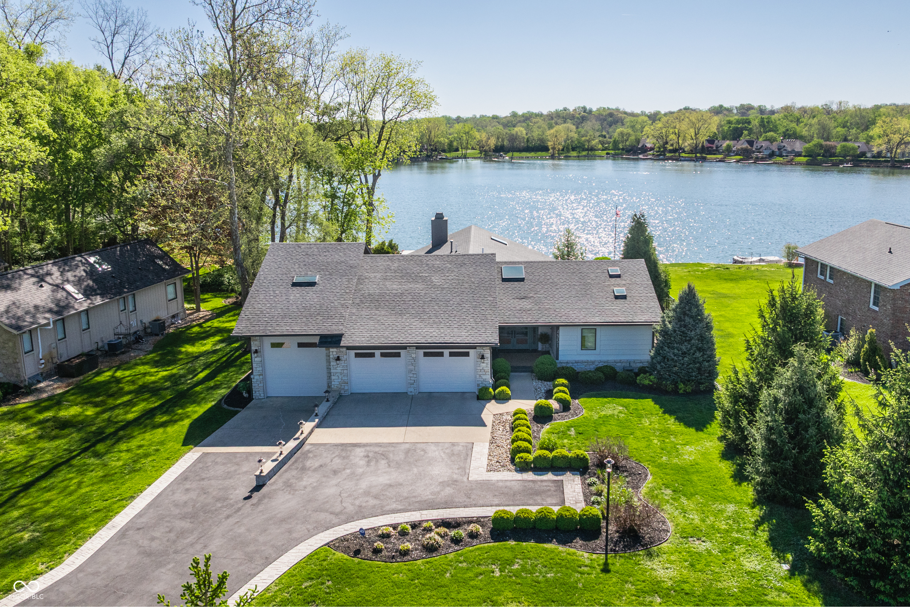 4951 Fall Creek Road Indianapolis, IN 46220 - Photo 3 of 65 Gallery Image 3