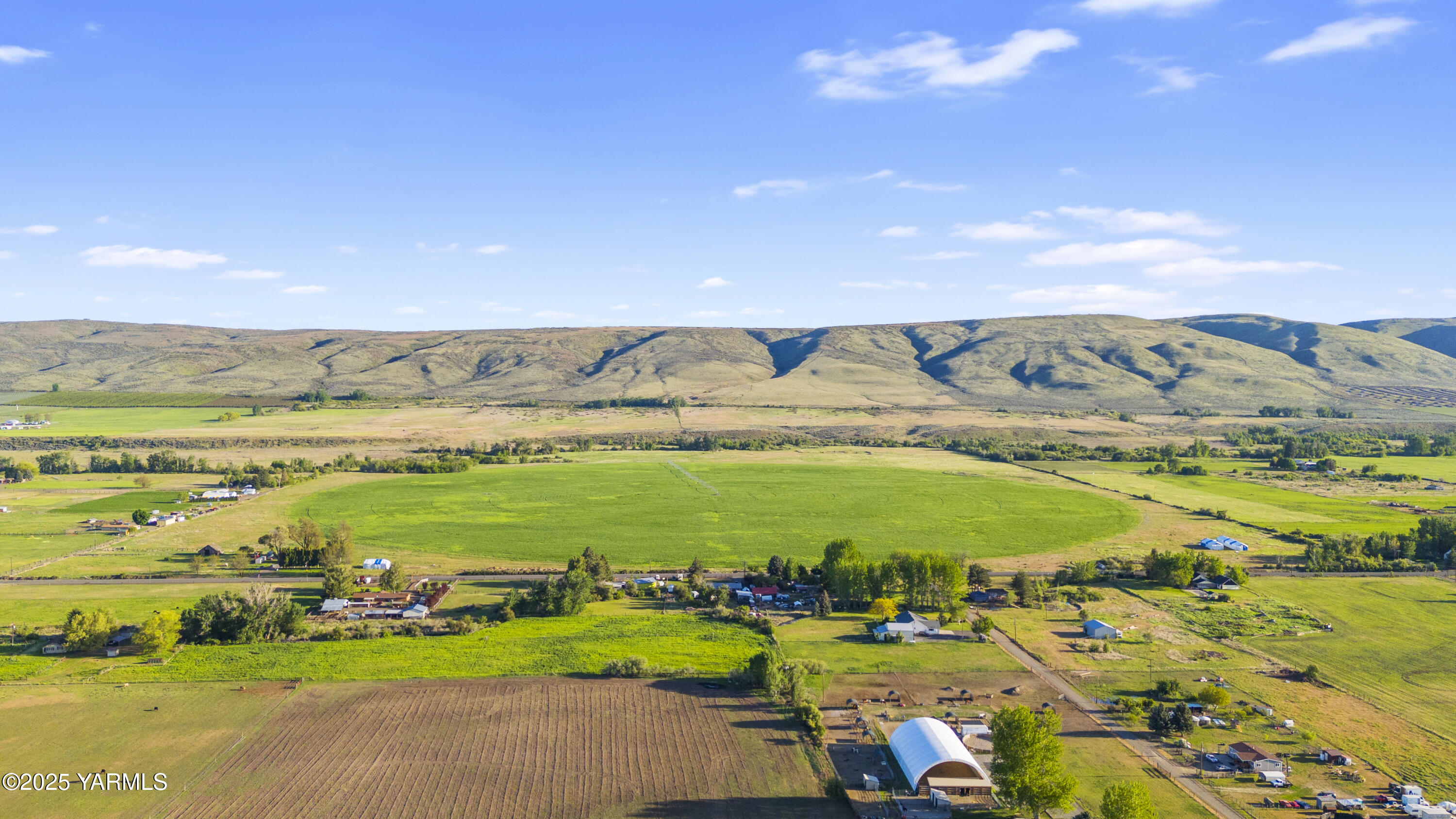 14530 Rutherford Road Yakima, WA 98903 - Photo 26 of 33 a view of a city with an ocean