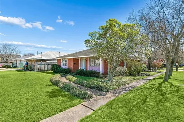 $340,000 | 1820 West Esplanade Avenue, Metairie, LA 70005