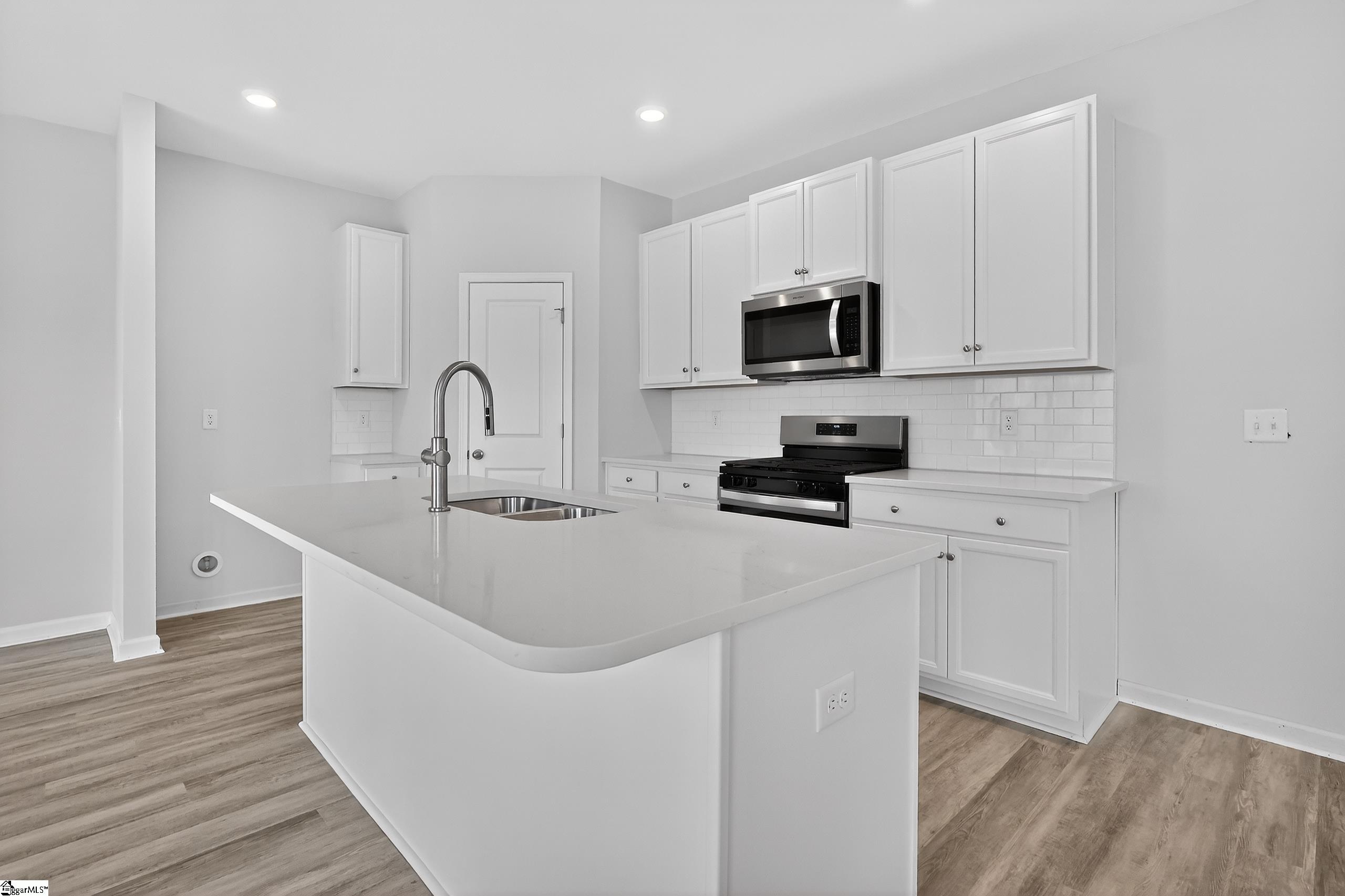 101 Leacock Drive Fountain Inn, SC 29644 - Photo 5 of 32