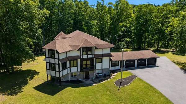 $899,900 | 307 Fisher Road, Perinton, NY 14534
