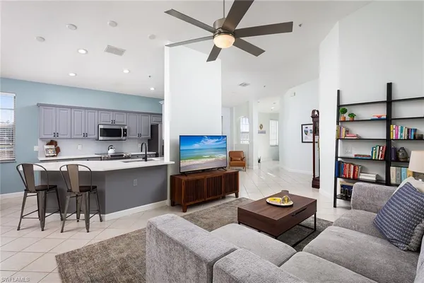 $460,000 | 3042 Driftwood Way, Unit 4808, Naples, FL 34109