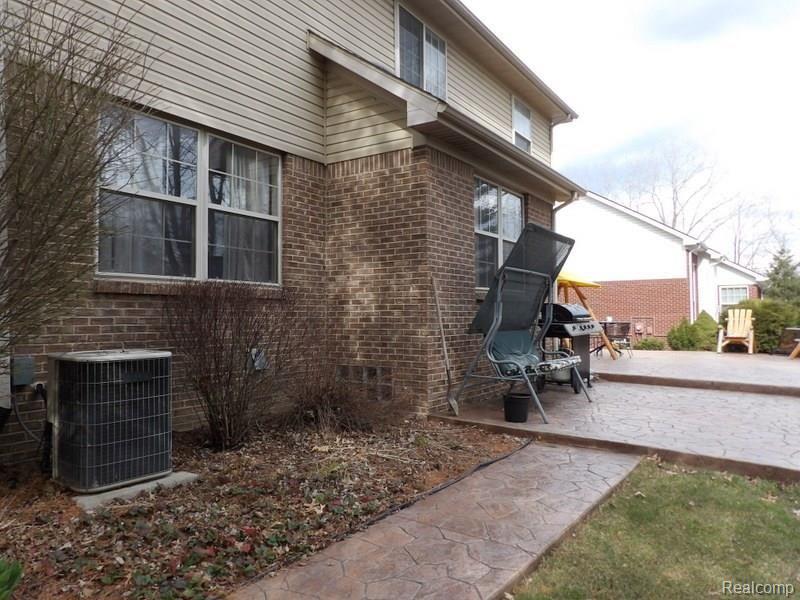 22475 Fawn Road Trenton, MI 48183 - Photo 15 of 64 101_1680.JPG