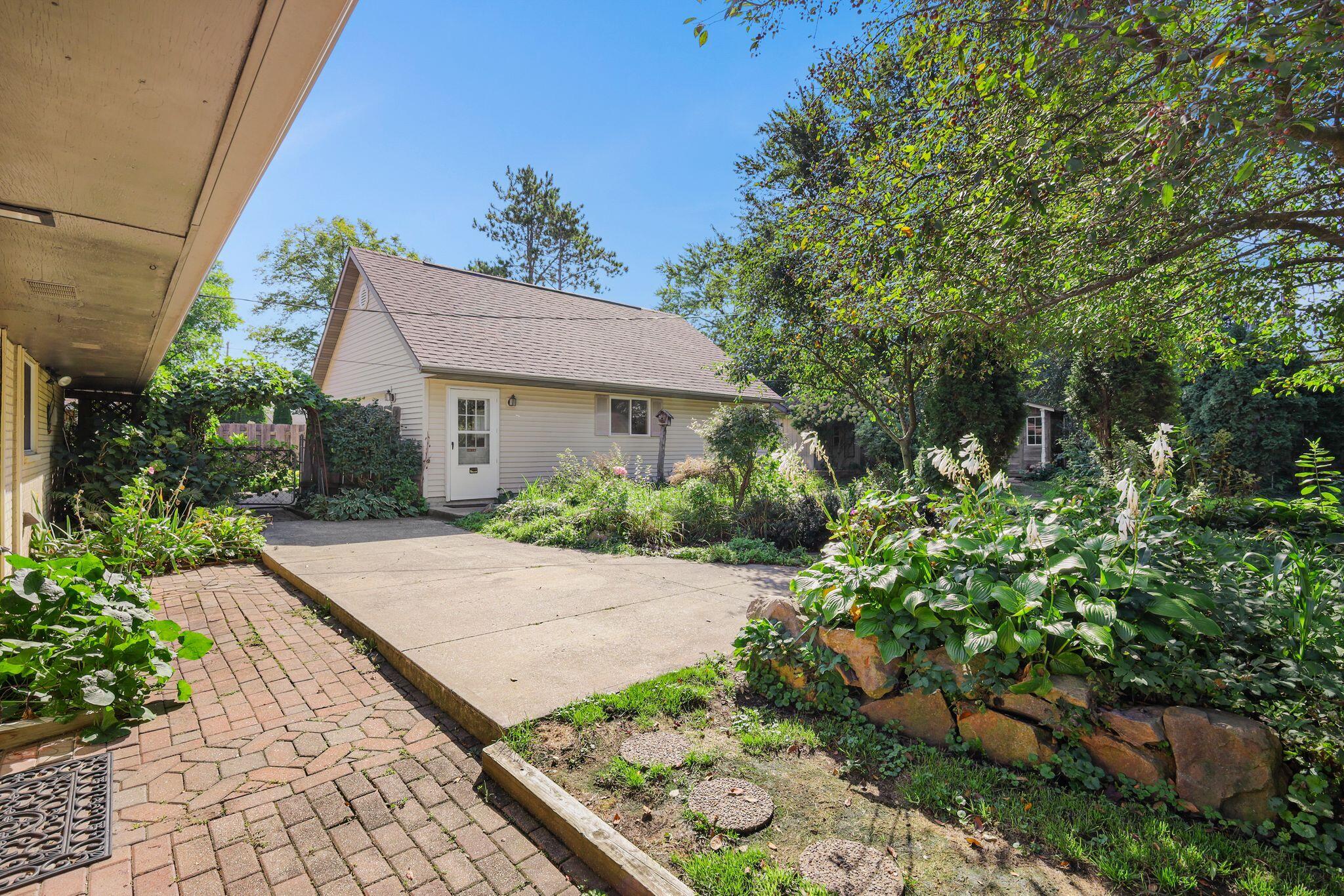 5805 Yorkshire Road Madison, WI 53711 - Photo 40 of 41 12_MW5A4263