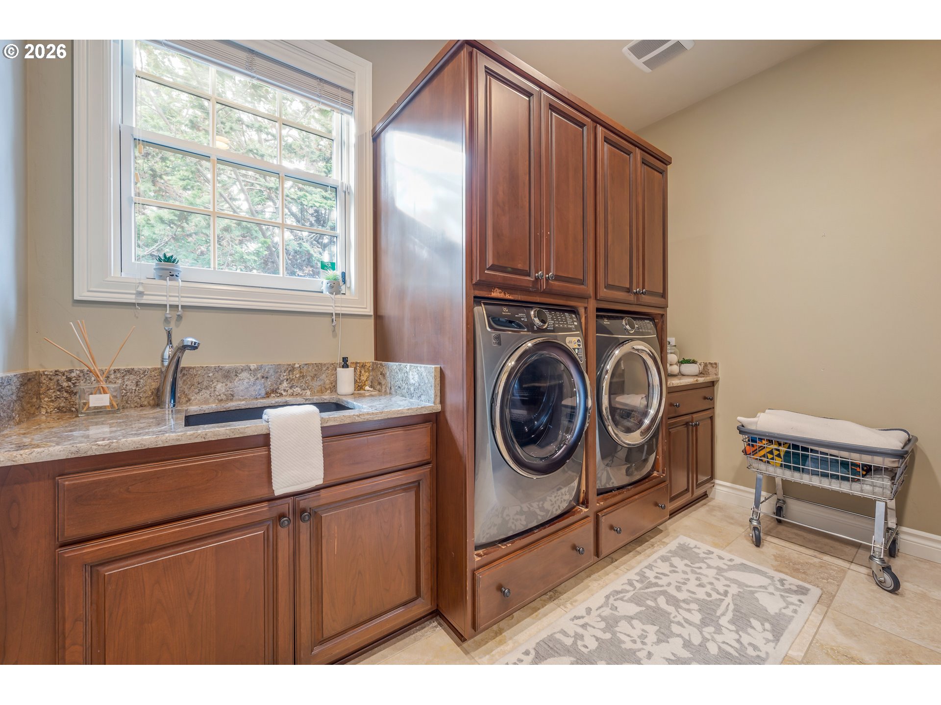 3689 Marcella Drive Eugene, OR 97408 - Photo 26 of 48