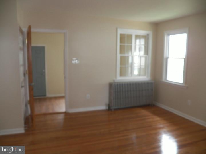 209 Barrington Road Upper Darby, PA 19082 - Photo 8 of 24 Living Room