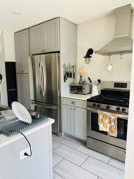 1911 D Street Northeast Washington, DC 20002 - Photo 15 of 63 Beautiful renovated kitchen
