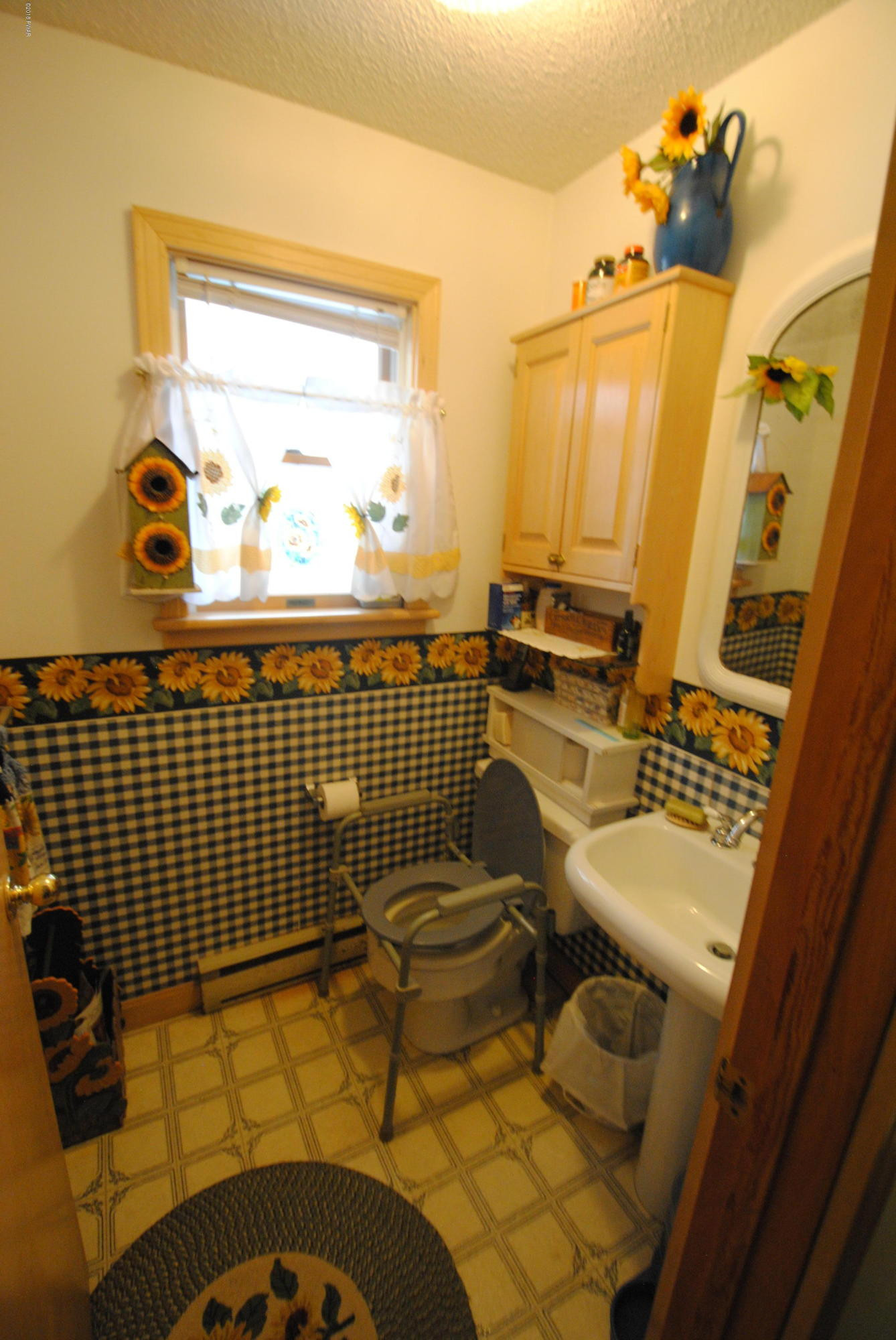 301 Rutledgedale Road Tyler Hill, PA 18469 - Photo 7 of 40 Half bath - First floor - Copy
