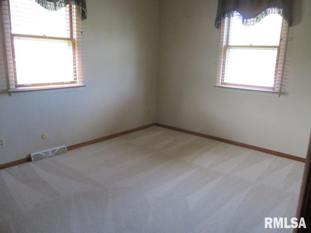 8506 Ridgewood Road Rock Island, IL 61201 - Photo 17 of 33