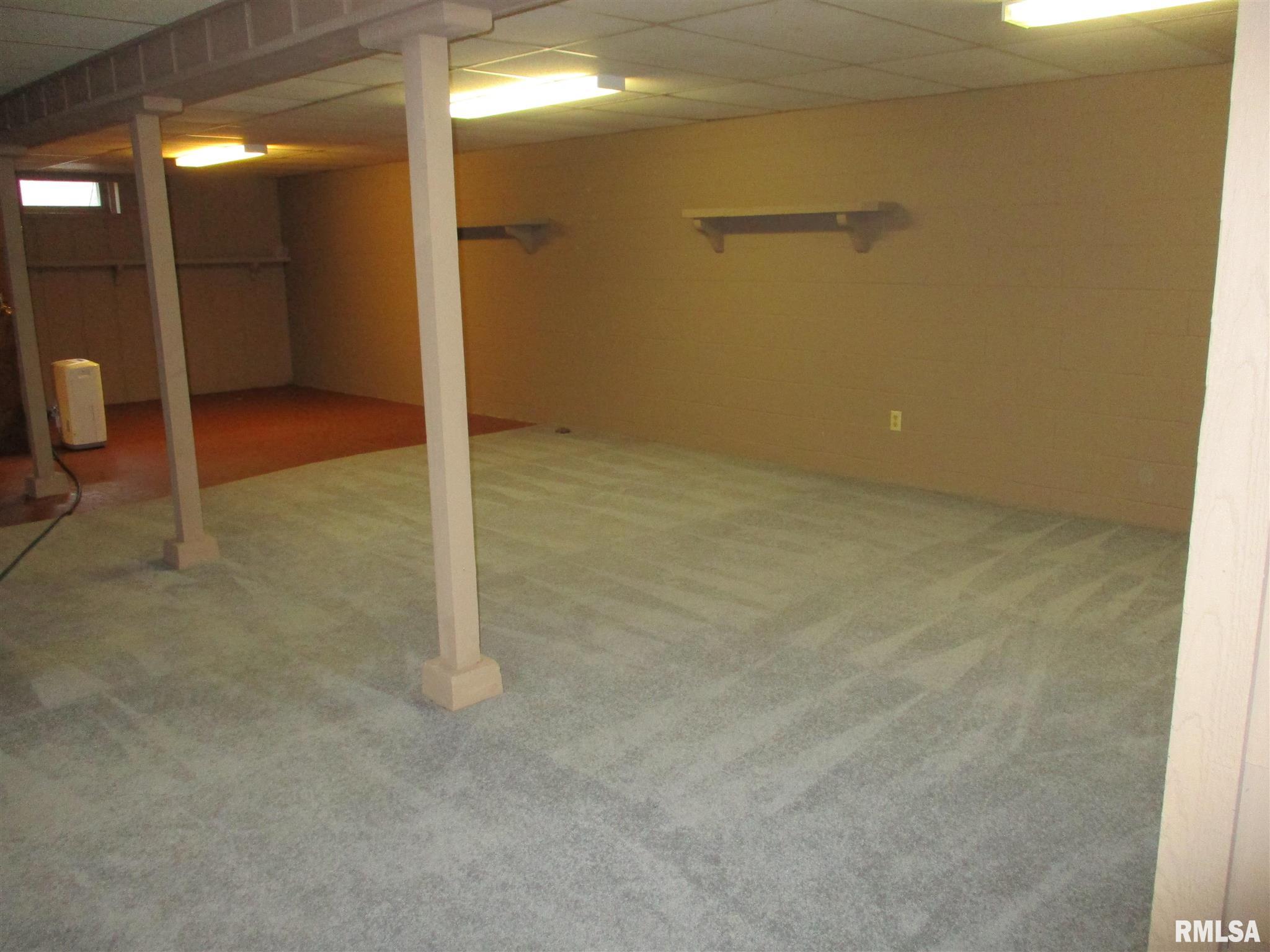 8506 Ridgewood Road Rock Island, IL 61201 - Photo 20 of 33