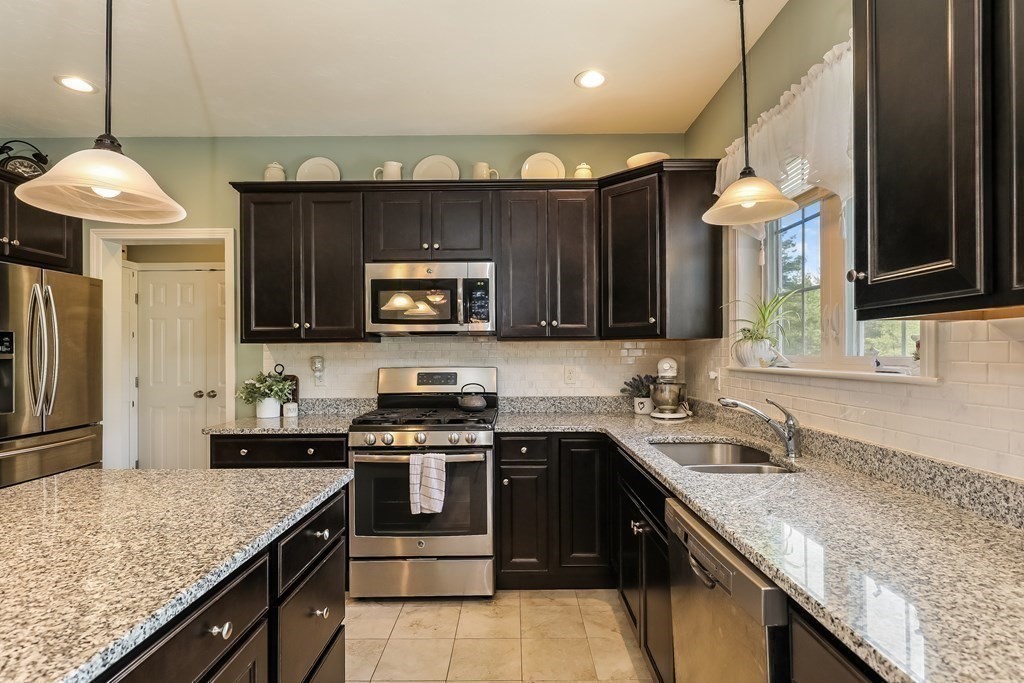 80 Forbes Road Rochester, MA 02770 - Photo 3 of 42 Gallery Image 3