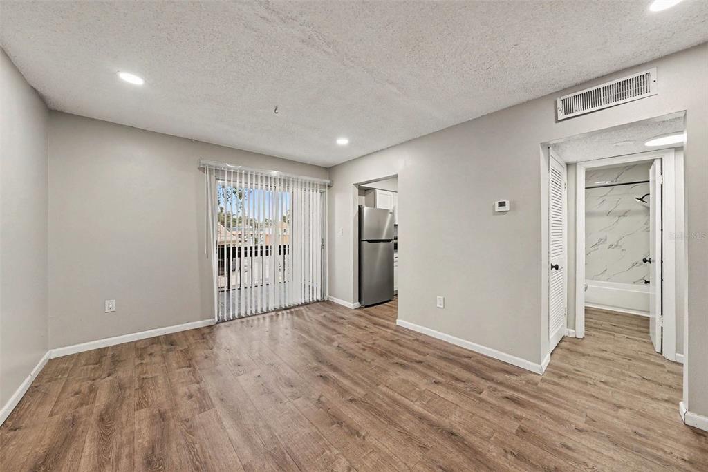 9208 North Connechusett Road, Unit D Tampa, FL 33617 - Photo 6 of 28