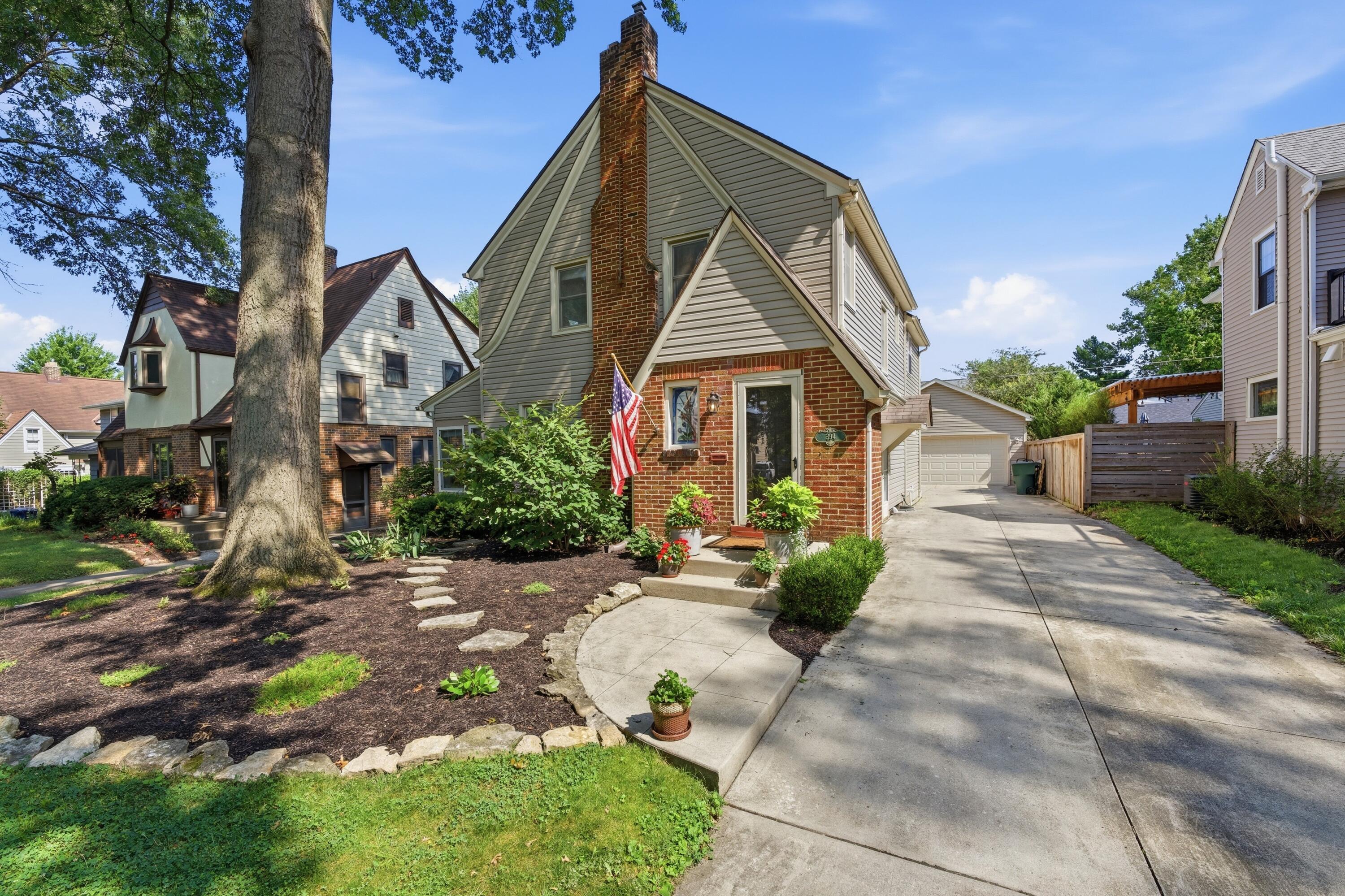 394 Arden Road Columbus, OH 43214 - Photo 2 of 46 Front of House1