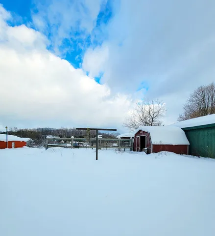 $180,000 | 9866 Erdman Road, Onekama, MI 49675