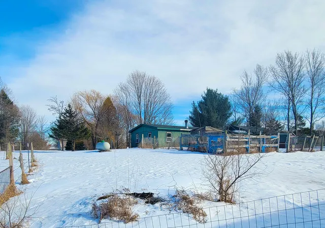 $180,000 | 9866 Erdman Road, Onekama, MI 49675