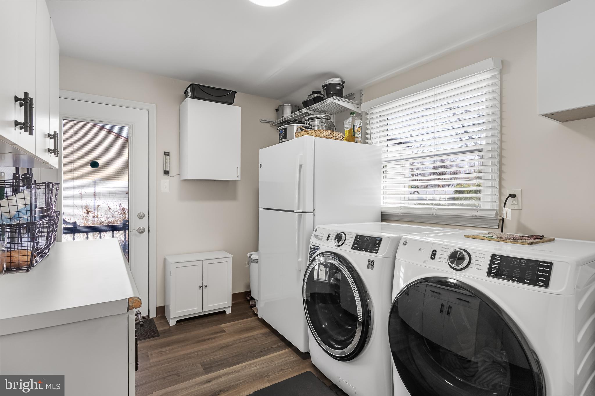 702 Heritage Road Cinnaminson, NJ 08077 - Photo 16 of 30 a view of kitchen with washer and dryer
