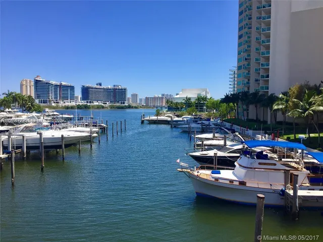 $5,100 | 3330 Northeast 190th Street, Unit 1117, Aventura, FL 33180