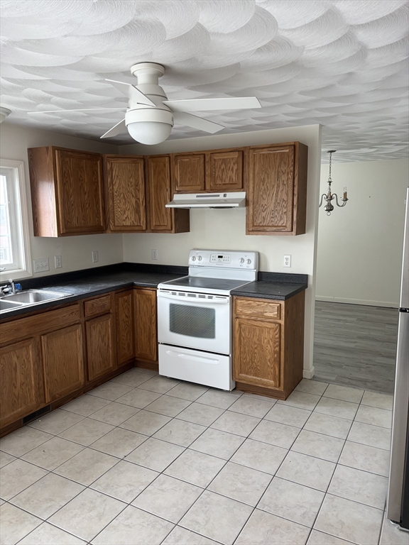 13 Navajo Road Worcester, MA 01606 - Photo 3 of 14