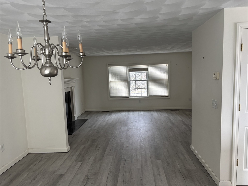 13 Navajo Road Worcester, MA 01606 - Photo 4 of 14
