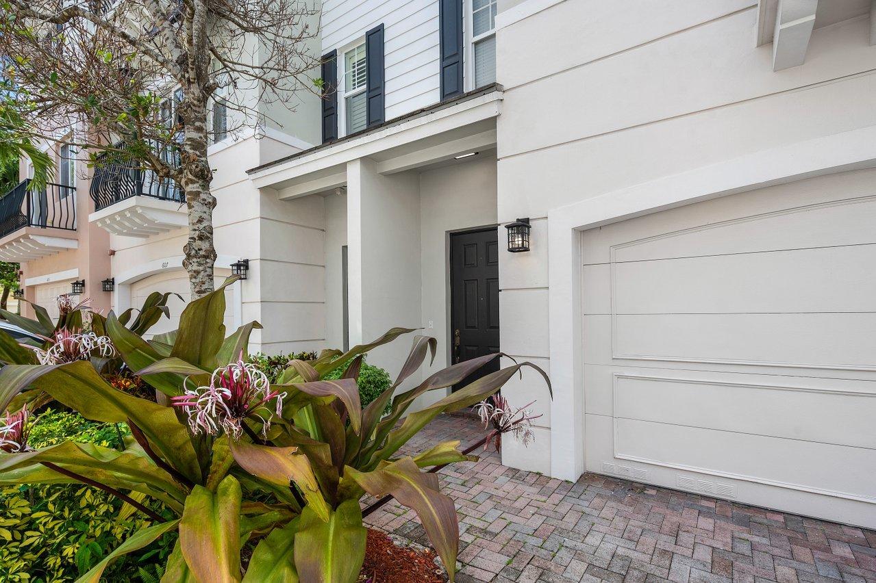 609 Northwest 38th Circle Boca Raton, FL 33431 - Photo 4 of 40 004-609Northwest38thCircle-BocaRaton-FL-