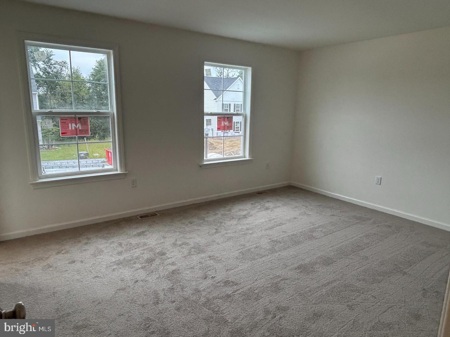 43 Old Orch Road Strasburg, PA 17579 - Photo 8 of 10 an empty room with a window