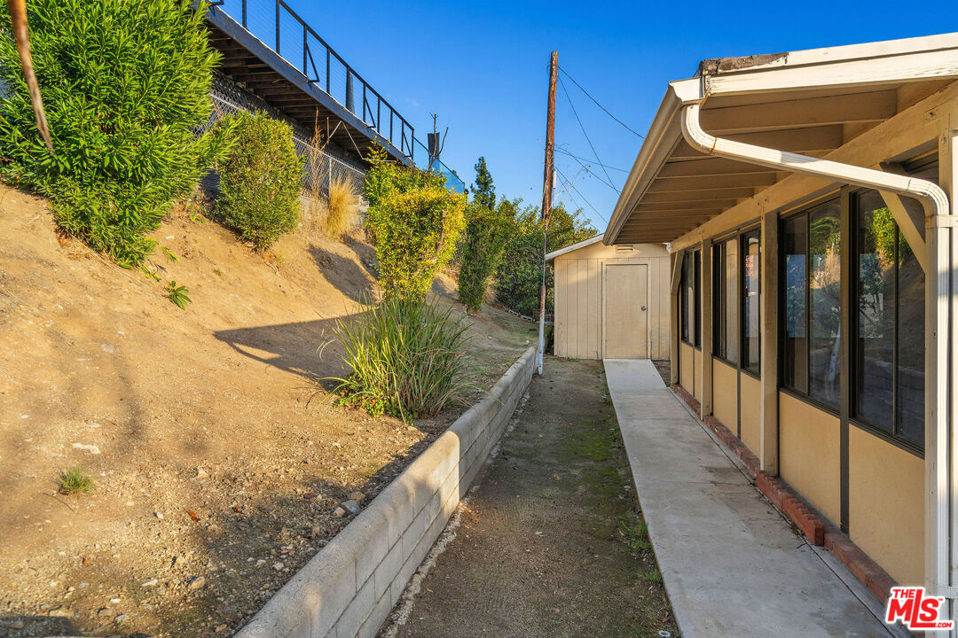2118 Hilton Drive Burbank, CA 91504 - Photo 28 of 39 a view of balcony with wooden floor