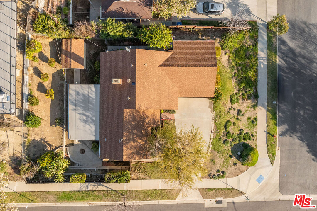 2118 Hilton Drive Burbank, CA 91504 - Photo 34 of 39 front view of a house