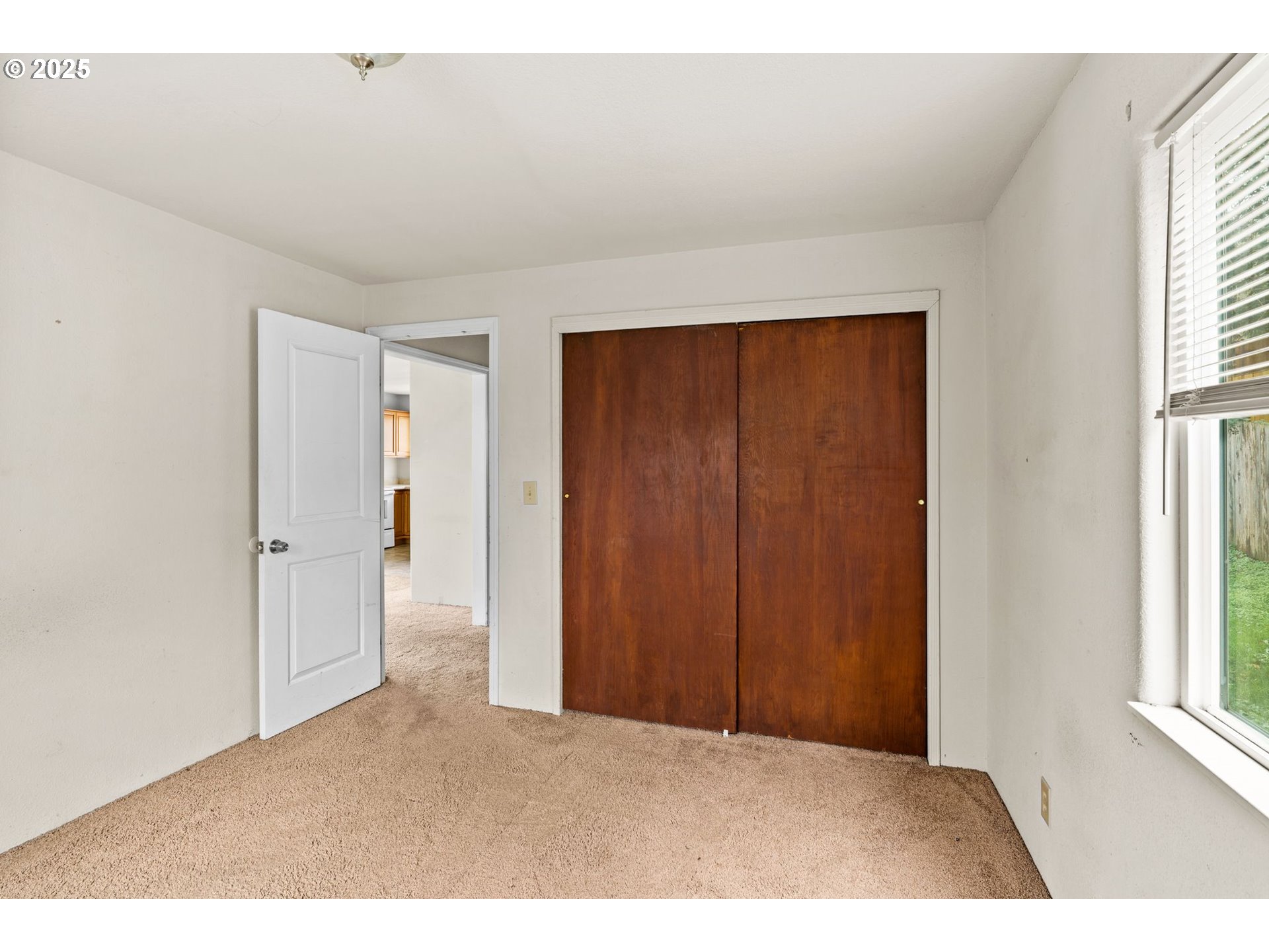 1389 Northeast Brooklyn Avenue Roseburg, OR 97470 - Photo 16 of 19 a view of an empty room and window