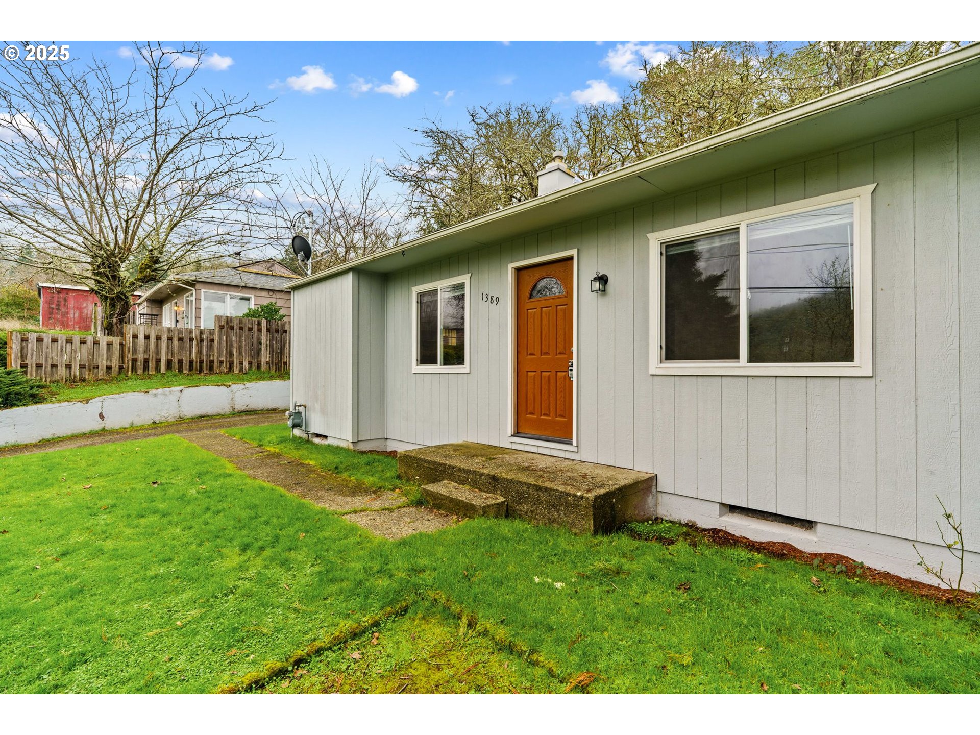 1389 Northeast Brooklyn Avenue Roseburg, OR 97470 - Photo 5 of 19 a view of front of a house with a yard
