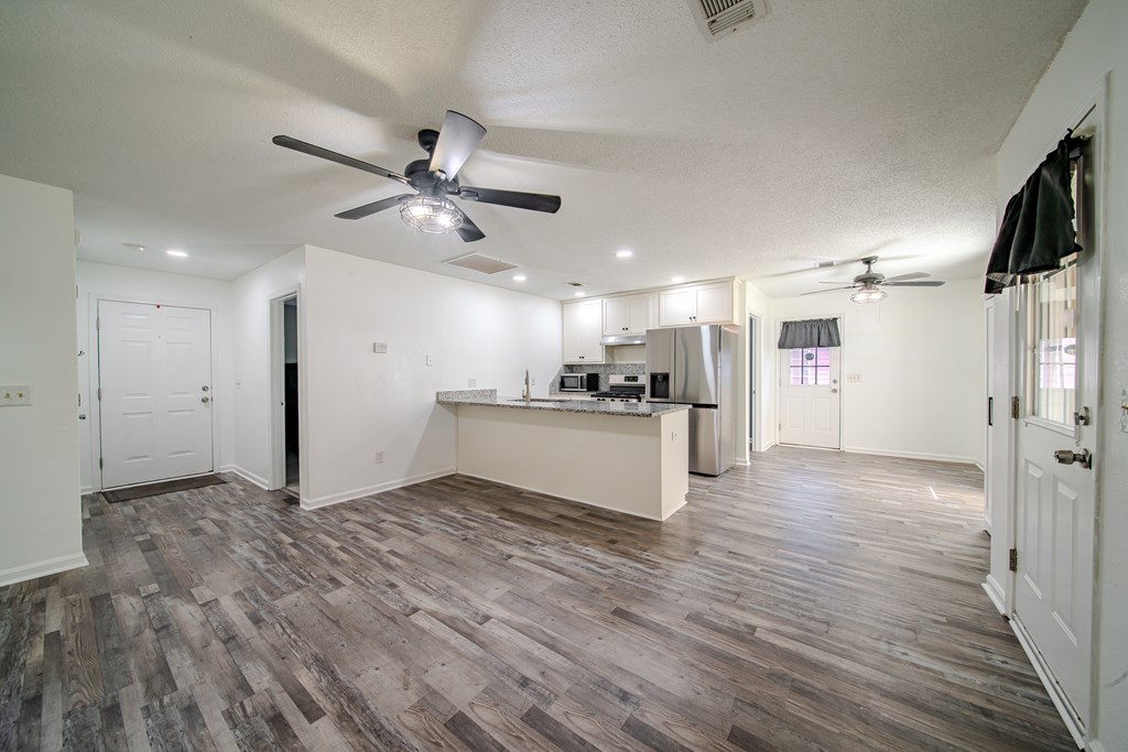 363 Mimosa Road Phenix City, AL 36870 - Photo 6 of 27 Gallery Image 6