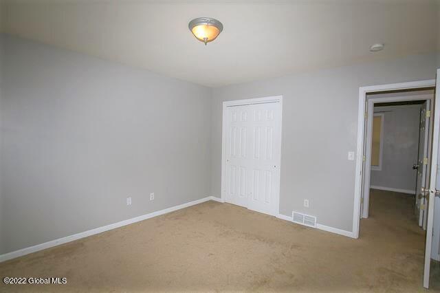 4 Round Table Road Saratoga Springs, NY 12866 - Photo 27 of 33 201525732-9