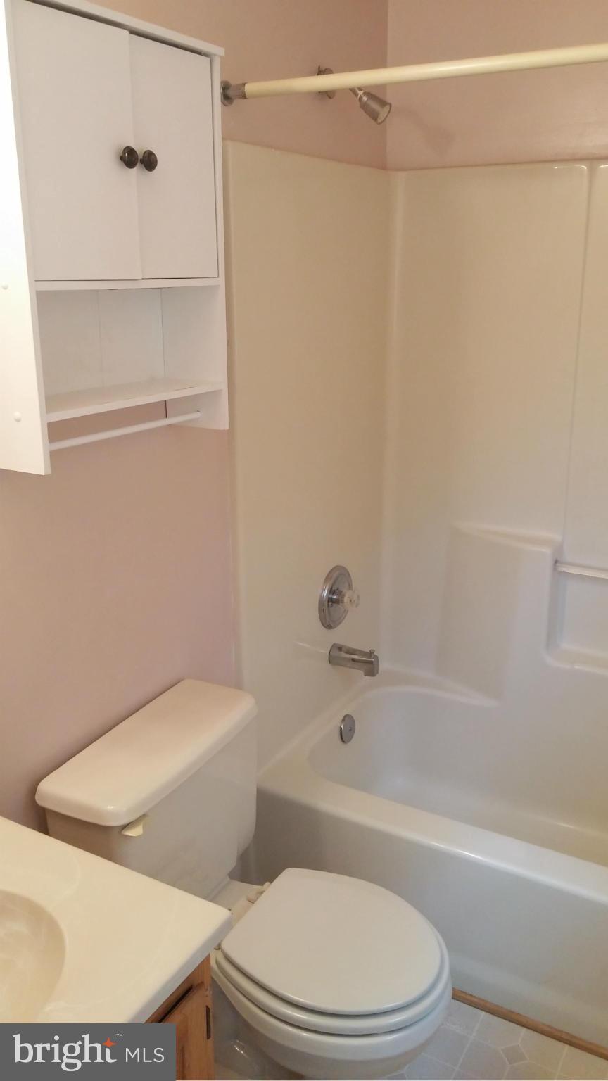 3505 Heidi Lane Springdale, MD 20721 - Photo 5 of 14 Bath (Master)