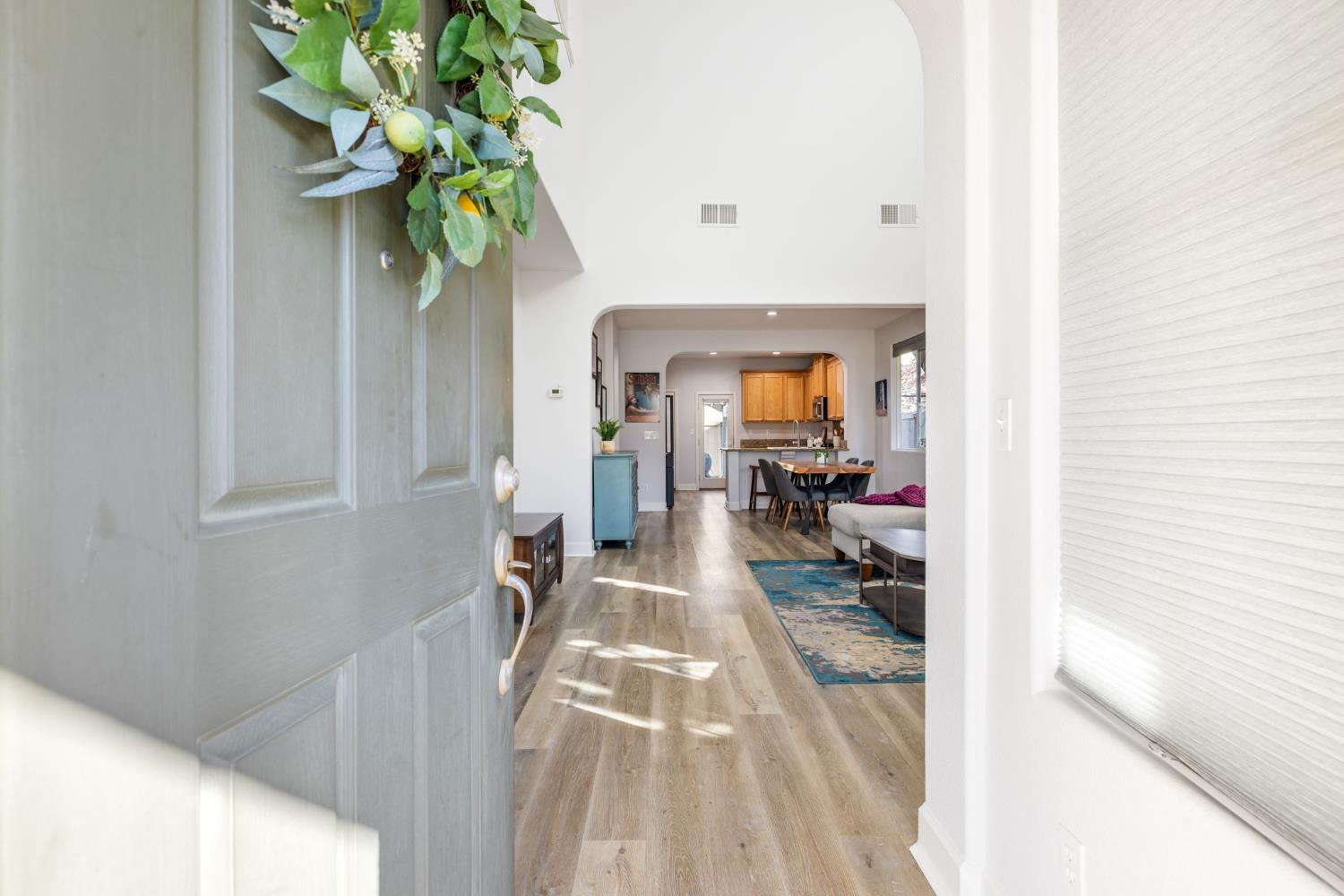 10939 Thorley Way Rancho Cordova, CA 95670 - Photo 7 of 61