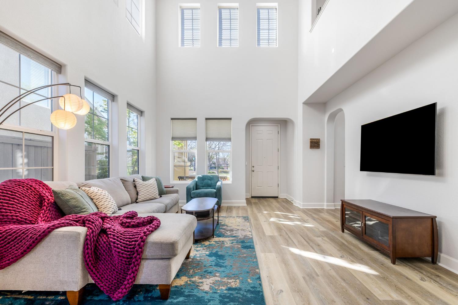 10939 Thorley Way Rancho Cordova, CA 95670 - Photo 10 of 61