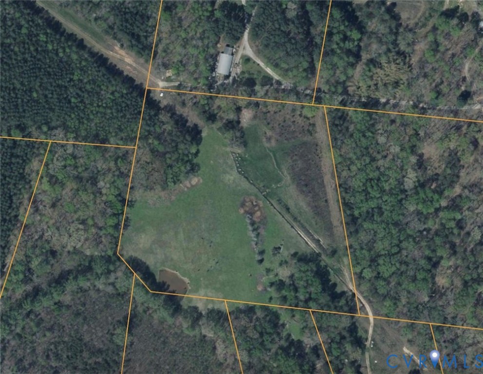 283 Victoria Road Gum Spring, VA 23065 - Photo 4 of 4 a bathroom with a shower