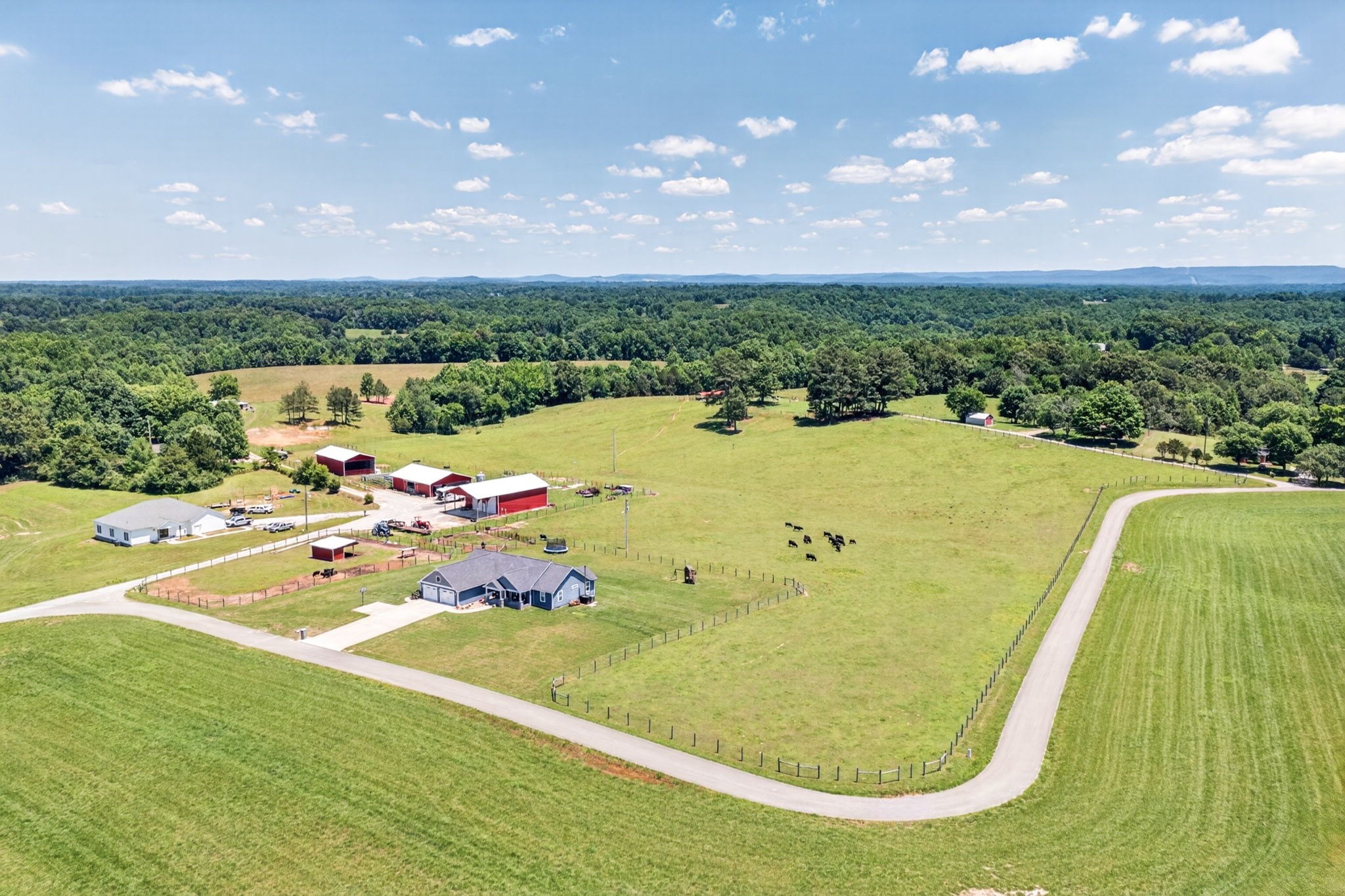 5335 Hickey Ridge Road Baxter, TN 38544 - Photo 2 of 73