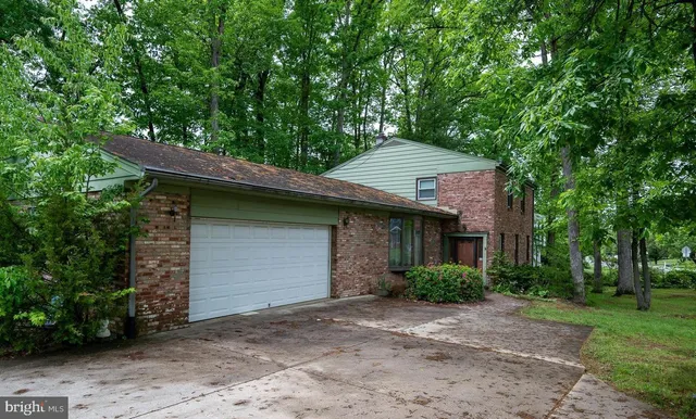 $4,600 | 402 Old Courthouse Road Northeast, Vienna, VA 22180