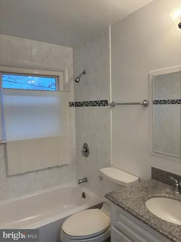 $4,600 | 402 Old Courthouse Road Northeast, Vienna, VA 22180