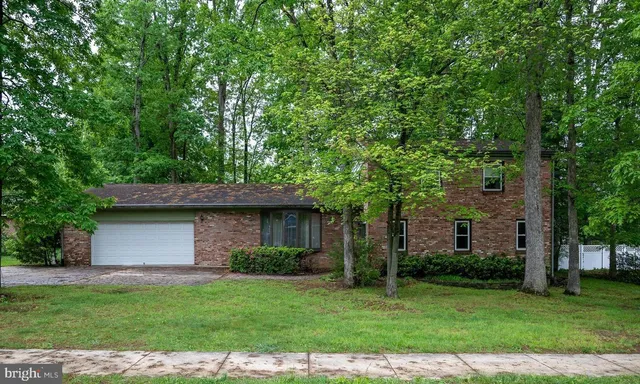 $4,600 | 402 Old Courthouse Road Northeast, Vienna, VA 22180