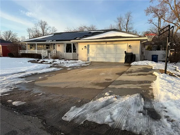 $210,000 | 8 Briar Hill Road, Paris, IL 61944