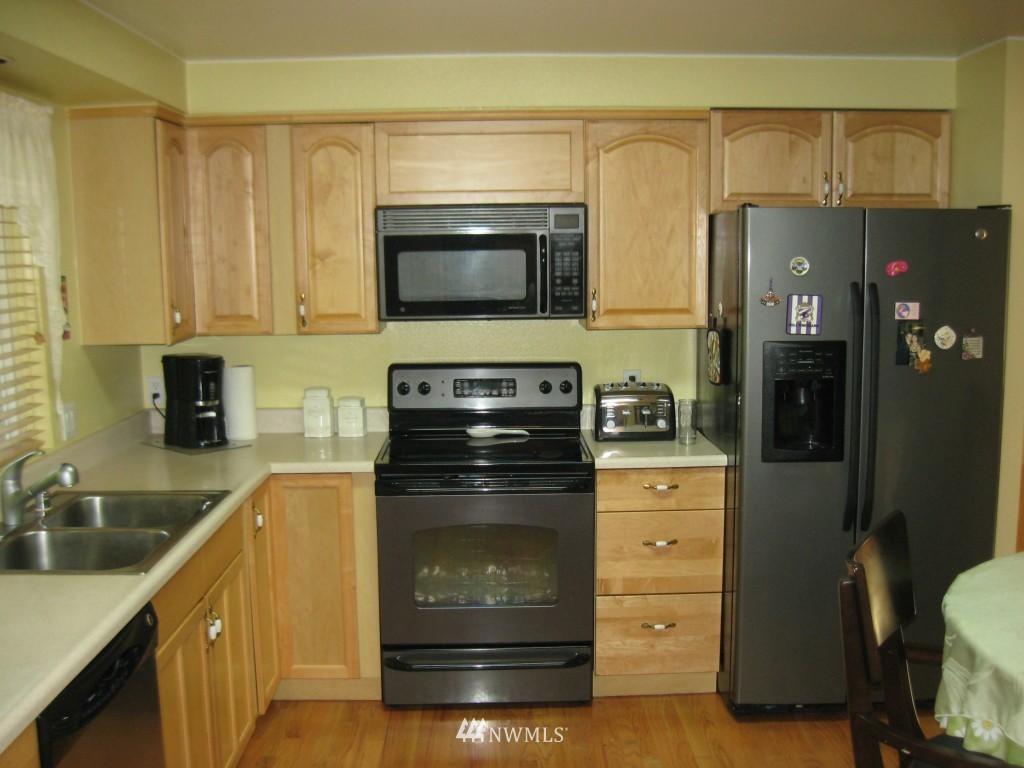 2432 171st Street Southeast Bothell, WA 98012 - Photo 7 of 17