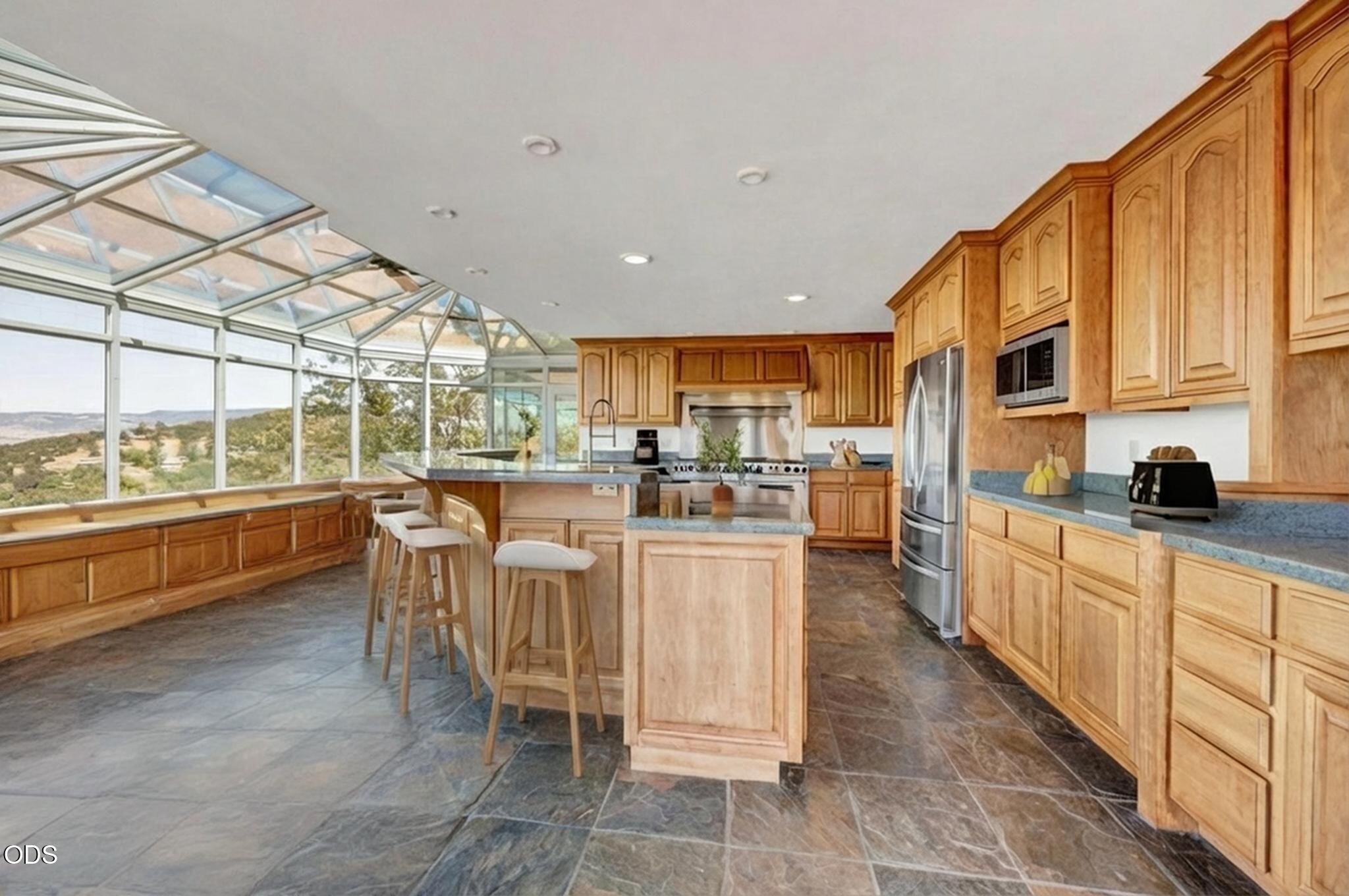 5311 Pioneer Road Medford, OR 97501 - Photo 16 of 52 Gallery Image 16