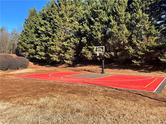 a picture of a bench in the back