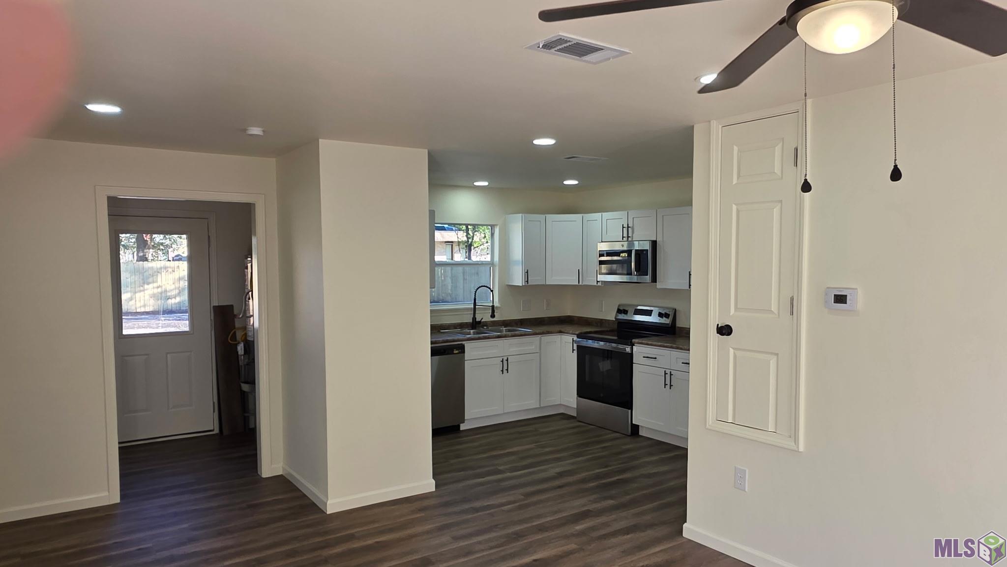 11225 Chalice Drive Baton Rouge, LA 70815 - Photo 2 of 14