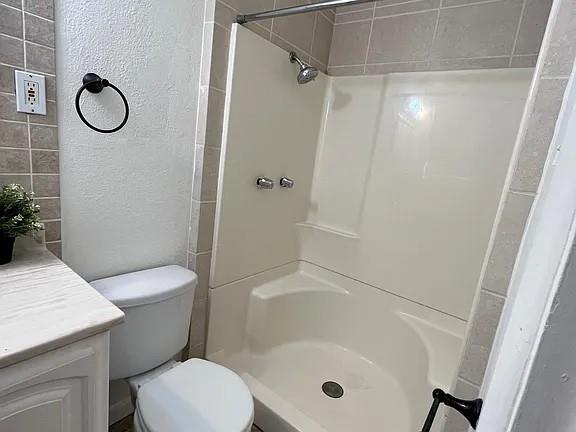 8936 Angleton Place Dallas, TX 75243 - Photo 13 of 15