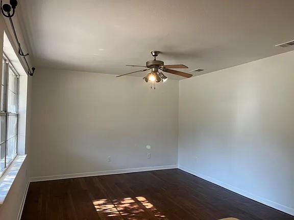 8936 Angleton Place Dallas, TX 75243 - Photo 7 of 15